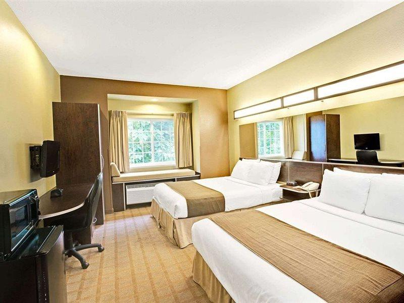 Microtel Inn & Suites By Wyndham Bryson City Exterior foto