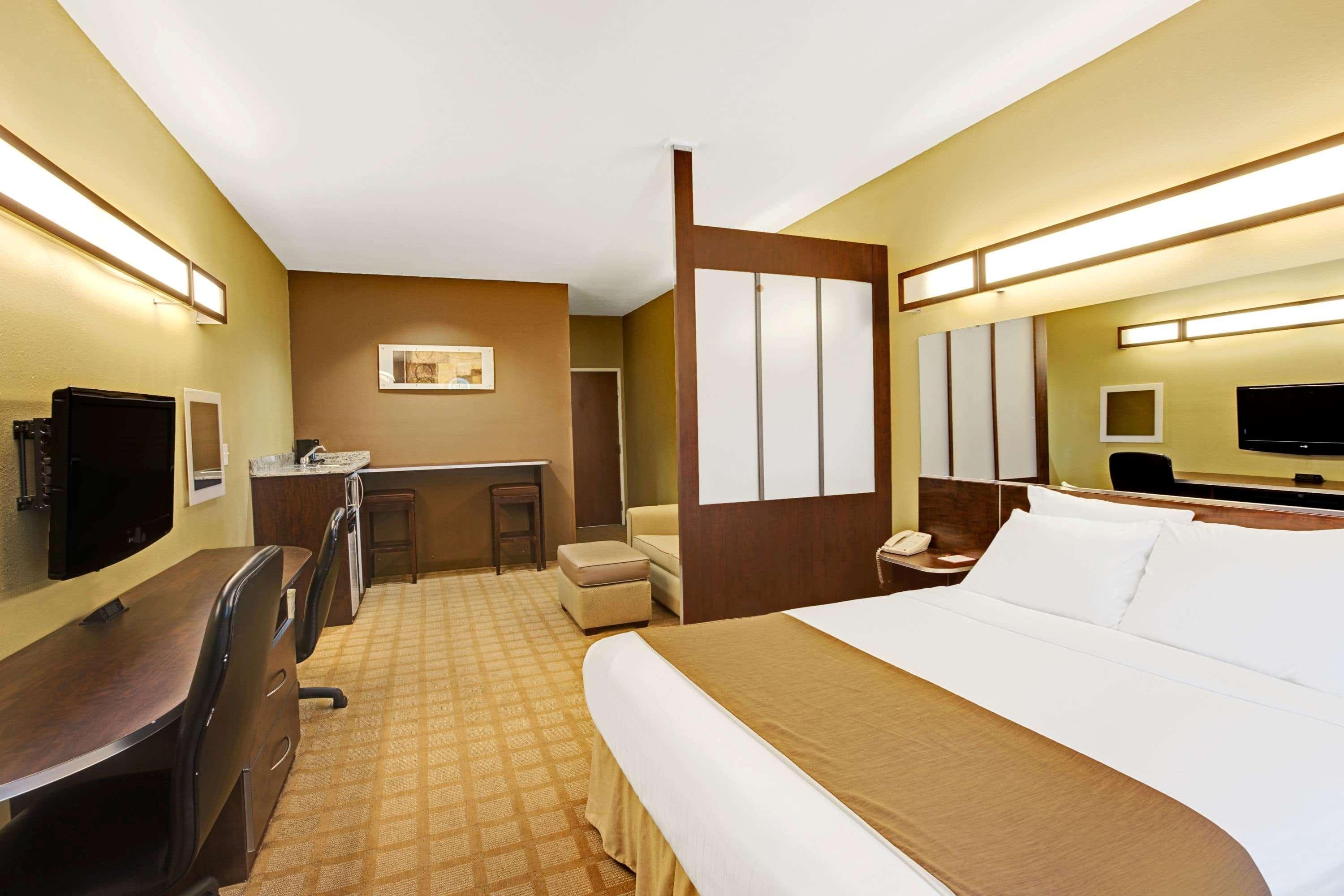 Microtel Inn & Suites By Wyndham Bryson City Exterior foto
