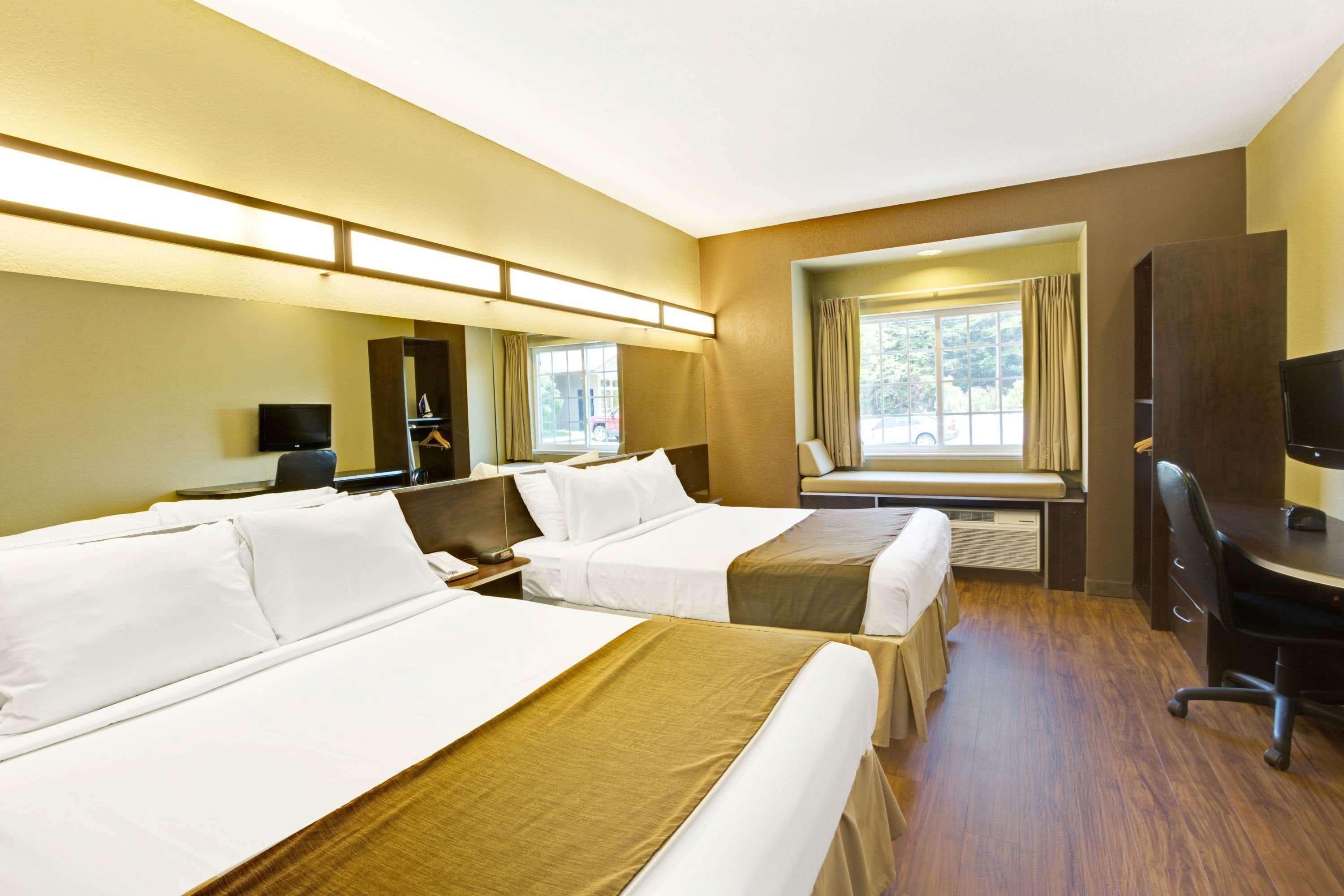 Microtel Inn & Suites By Wyndham Bryson City Exterior foto
