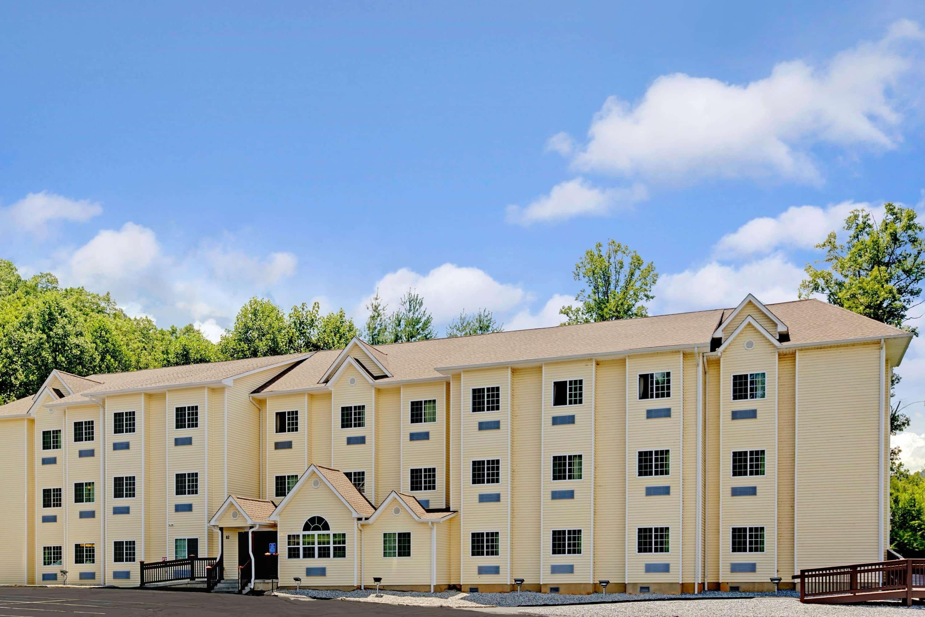 Microtel Inn & Suites By Wyndham Bryson City Exterior foto