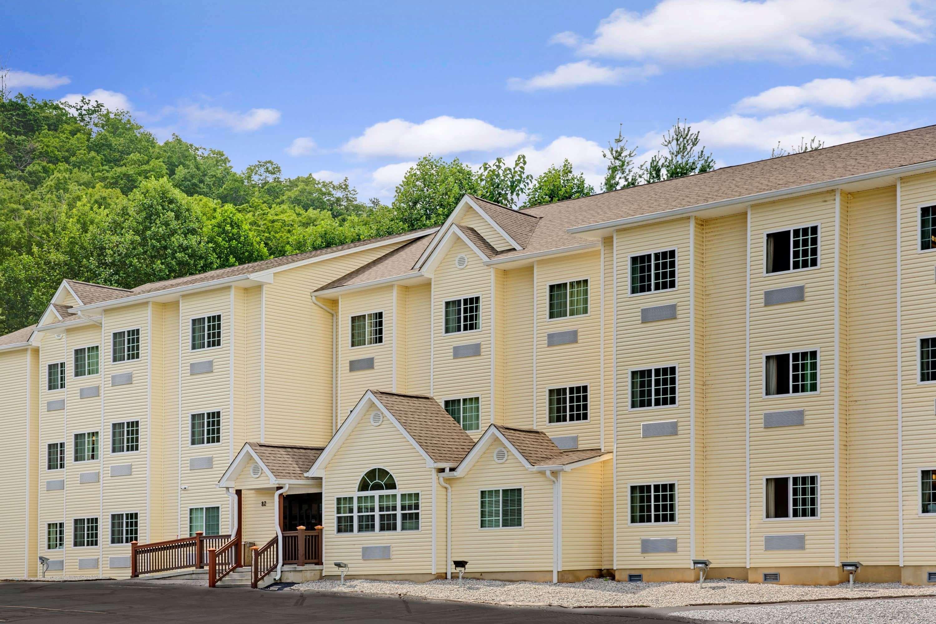 Microtel Inn & Suites By Wyndham Bryson City Exterior foto